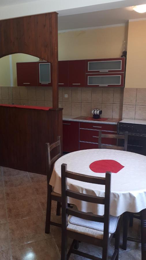 Apartment Dubrava 蒂瓦特 外观 照片